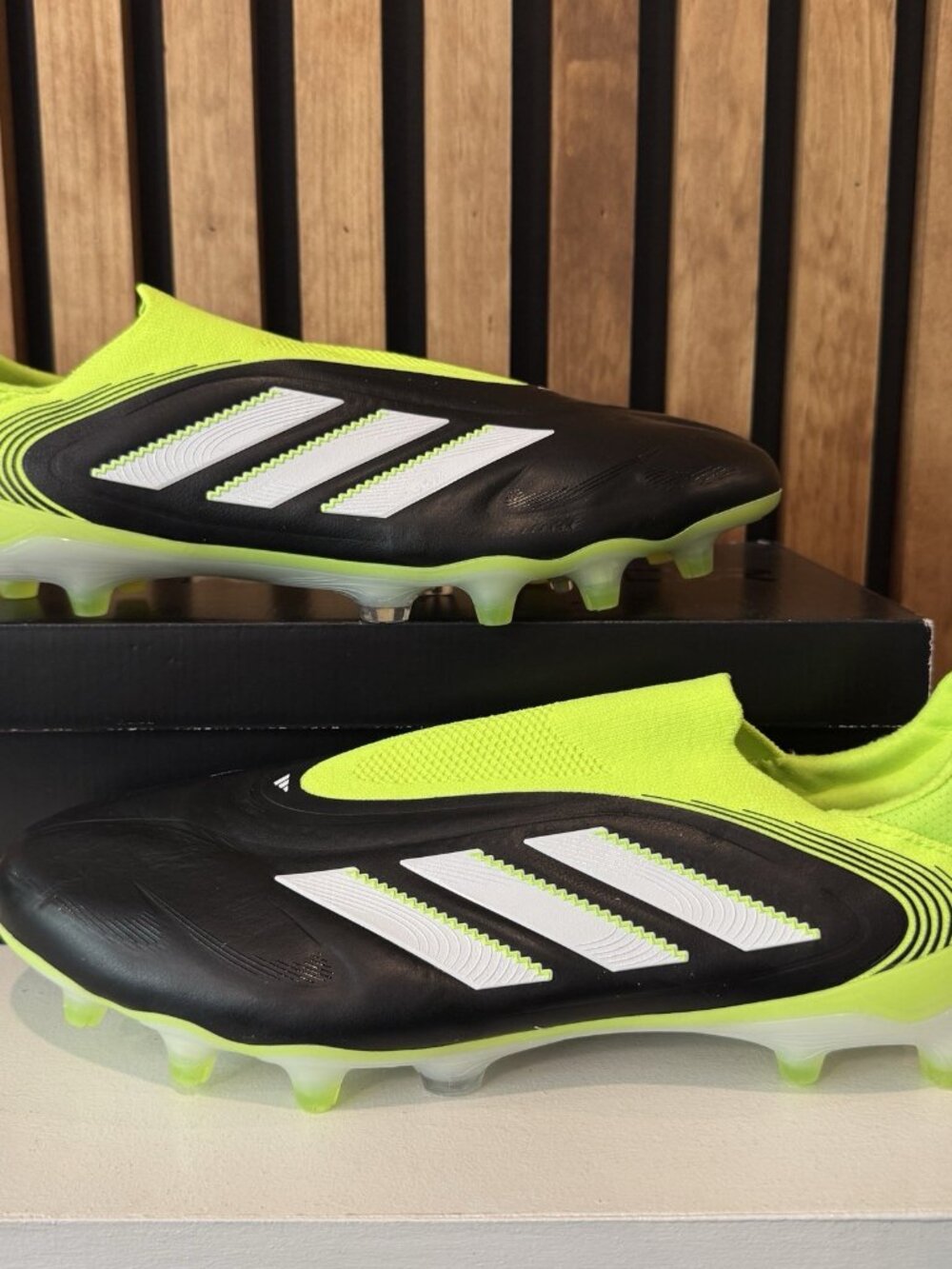 SIZE 11.5 MENS - adidas Copa Pure 3 Elite Laceless FG Soccer Black Lemon JH6302